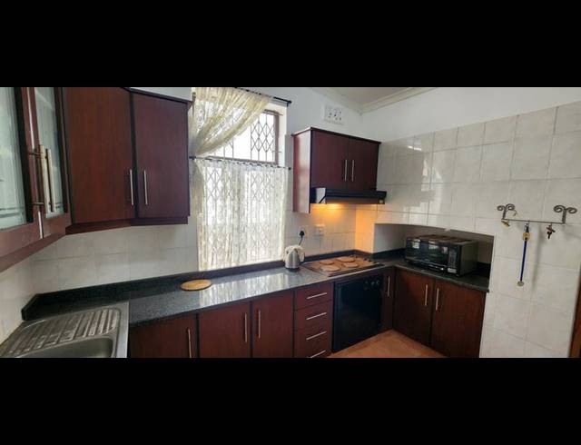 6 BEDROOM HOUSE FOR SALE IN GLENWOOD